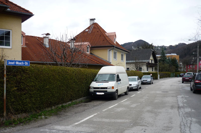 Datei:Josef-Waach-Straße.jpg