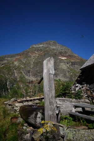 Hütte gralatisee 33975 2016-08-25.jpg