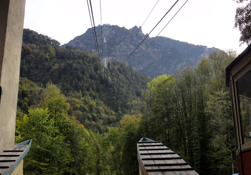 Datei:Blick zum Predigtstuhlgipfel.jpg