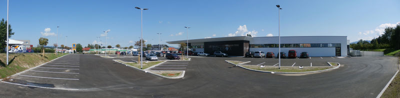 Datei:Neuer Hofer-Markt in Eugendorf.JPG