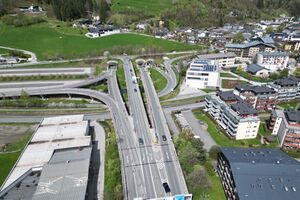 Schmittentunnel Südportal Schüttgut Porsche.jpg