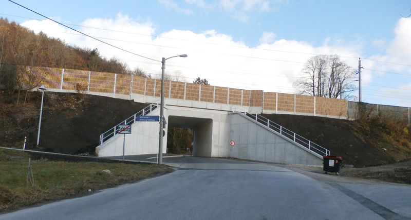 Datei:Westbahn-Unterführung Söllheimer Straße.jpg