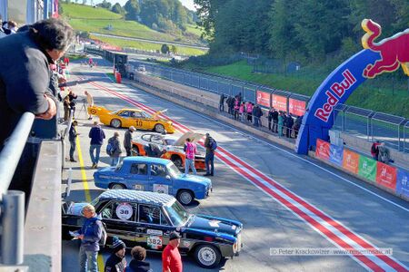 2025 10 03 Legends Grand Prix Salzburgring Boxen 05.jpg