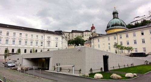 Parkgarage der Barmherzigen Brüder in Salzburg.jpg