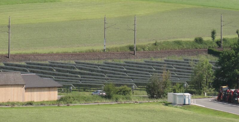 Datei:Photovoltaikanlage in Weng.jpg