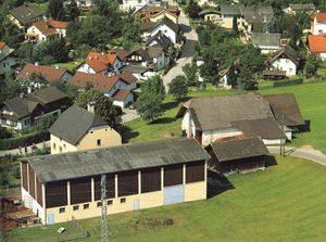 Kastenhof von Heli Sky.jpg