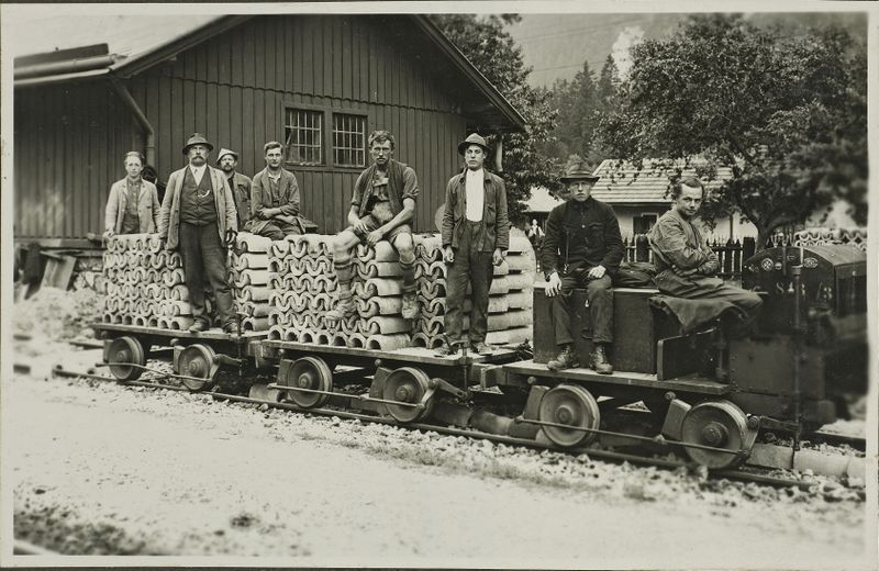 Datei:Salzburg-Tiroler-Bahn Werfen Sulzau 03.jpg