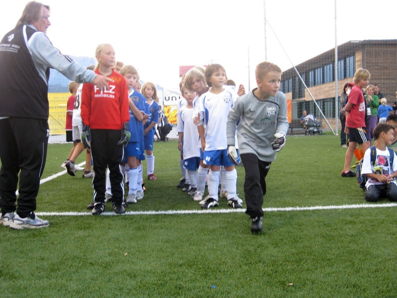 Datei:Jugendfussballturnier Bad Vigaun 03.jpg