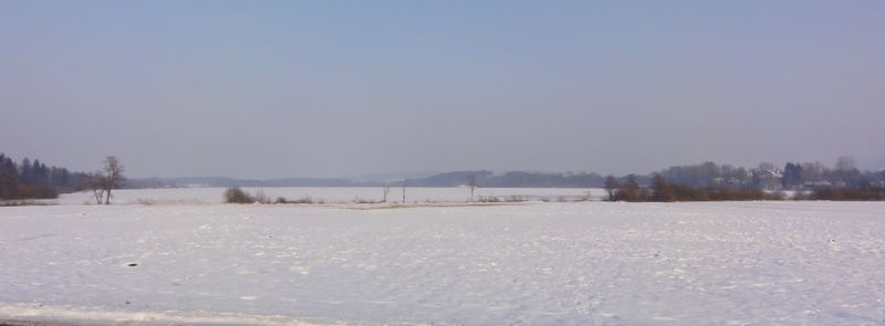Datei:Eisbedeckter Grabensee, westliche Ansicht.jpg