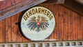 Gendarmerie Schild Bootshaus Wallersee Ostbucht 2014.jpg