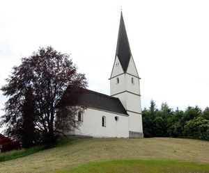 Nordansicht Goiser Hügel mit Kirche.jpg