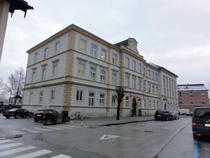 Halleiner Hauptschule.JPG