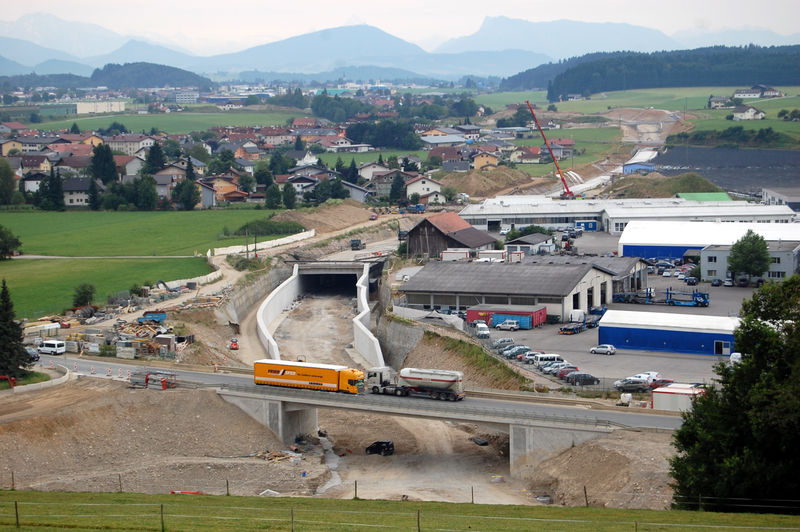 Datei:Baustelle der Straßwalchen-Umfahrung, 24.7.2013.jpg
