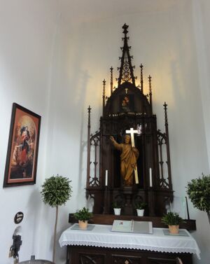 Karnerkapelle an der Westseite der Pfarrkirche St. Gilgen.jpg