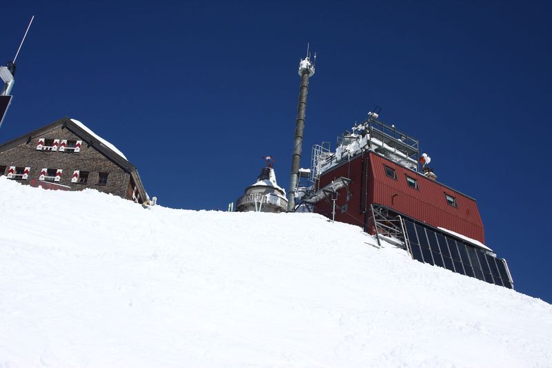 Datei:Sonnblick-zittelhaus7887.jpg