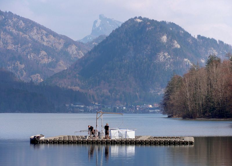 Datei:Fischereiarbeit.jpg
