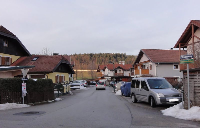 Datei:Weidenweg (Thalgau) a.jpg