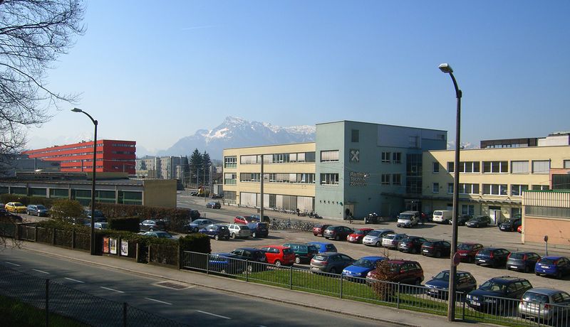 Datei:Raiffeisenstraße.jpg