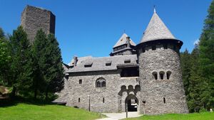 Burg Finstergrün 1 (3).jpg