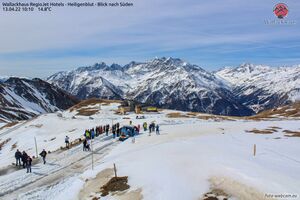 Großglockner Hochalpenstraße Schneeräumung 2022 03.jpg