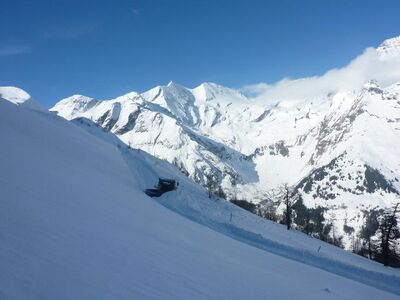 Grossglockner Hochalpenstrasse Schneeraeumung 2013 12.jpg