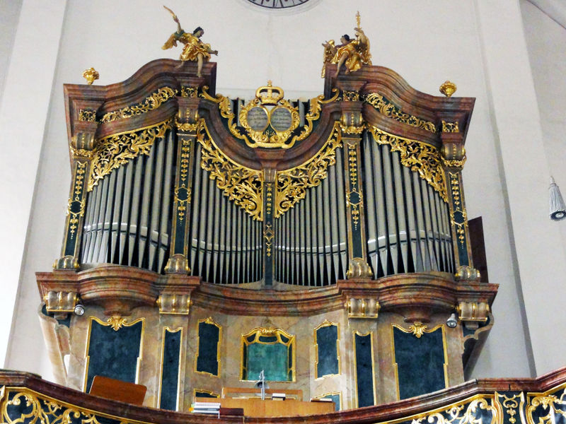 Datei:Orgel von Tittmoning A.jpg