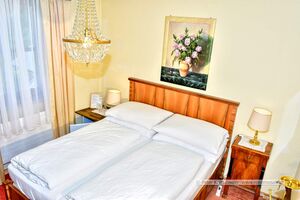 Hohlwegwirt Zimmer 03.jpg