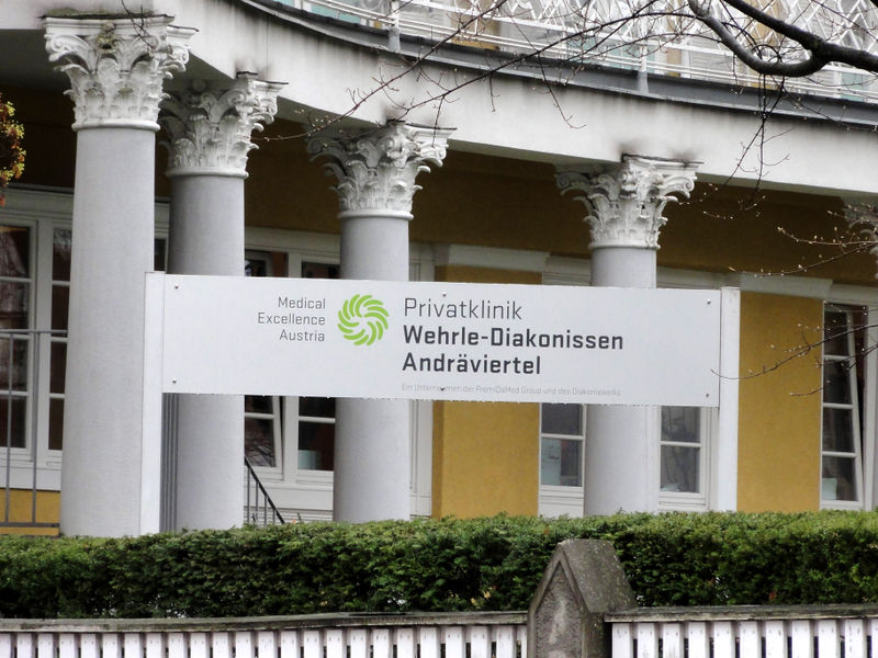 Datei:Neuer Klinikname.jpg