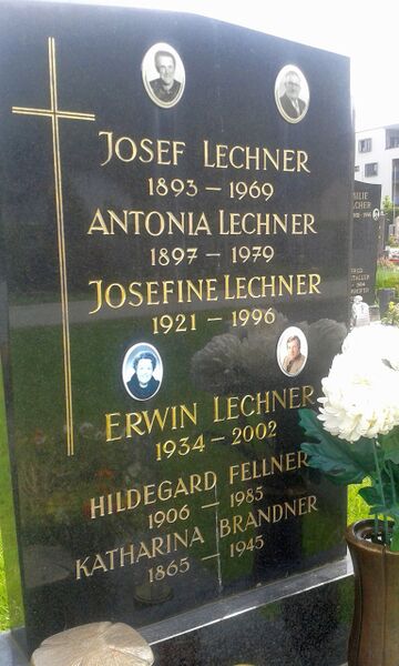 Datei:Erwin Lechner Grabstein Hallein.jpg