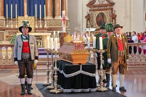 Kothgasser Erzbischof Begräbnisfeierlichkeiten 03.jpg