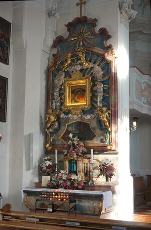 Li. Seitenaltar in der Pfarrkirche Strobl.jpg