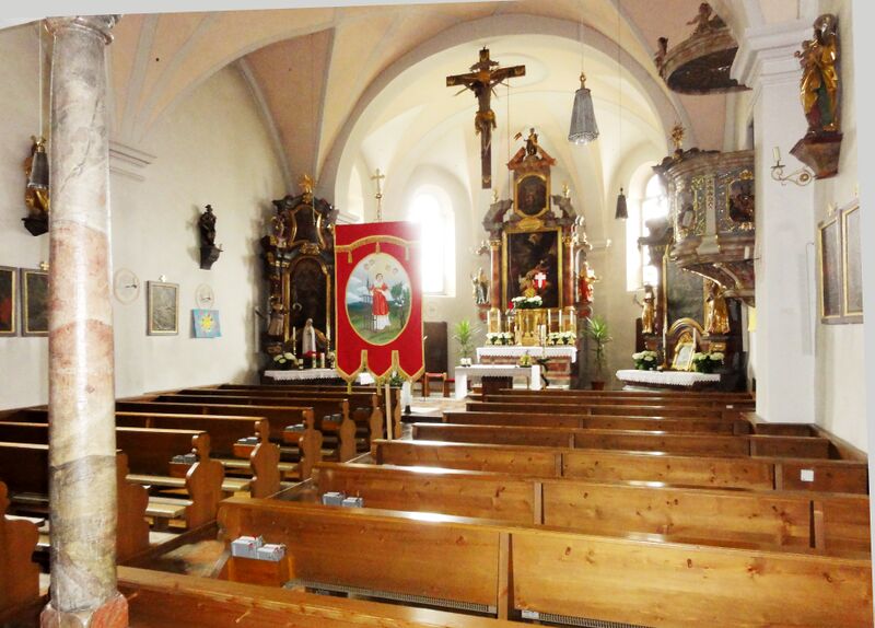 Datei:Ainring, Kircheninneres.jpg
