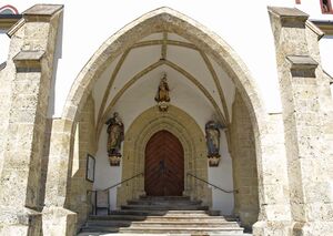 Mariapfarr Kirche02.jpg