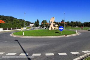 Tor zum Tennengau Hallein Taxach 2012 01.jpg