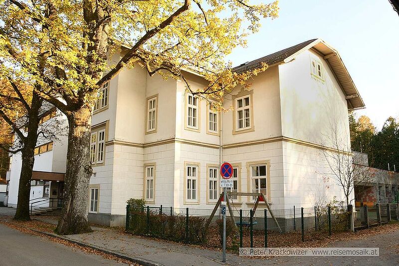 Datei:Volksschule Salzburg Aigen.jpg