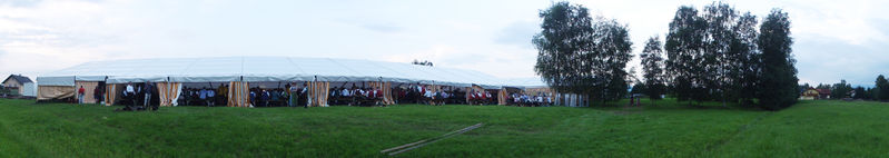 Datei:Festzeltpanorama in Leopoldskron-Moos.jpg