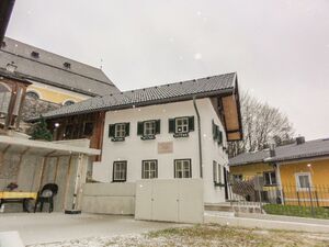 Literaturhaus Henndorf, Südansicht.jpg