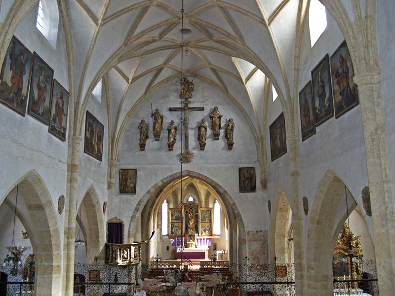 Datei:Mariapfarr Kirche03.jpg