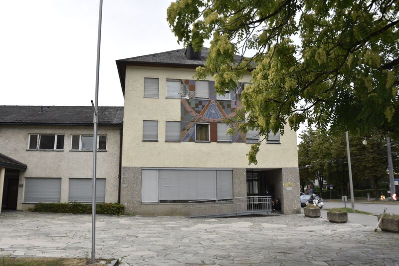 Datei:Pfarrkindergarten St. Nikolaus Taxham Erentrudis Stiftung.JPG
