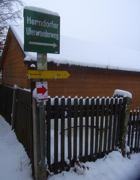Datei:Uferwanderweg Fenninger Spitz R0010649.jpg
