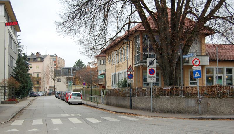 Datei:Weiserhofstraße, Südseite.jpg
