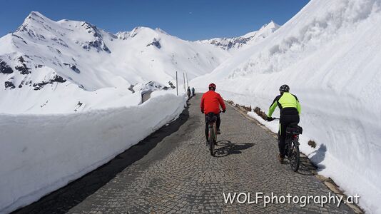 Großglockner Hochalpenstraße Schneeräumung 2021 107.jpg