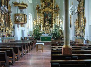 Pfarrkirche Bergheim, Innenansicht.jpg