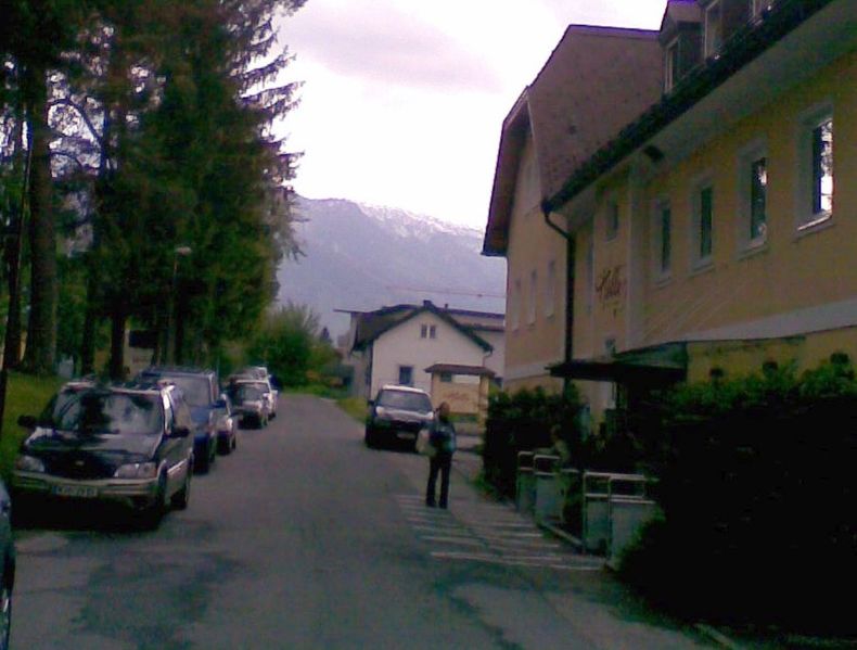 Datei:Dr.-Adolf-Altmann-Straße 01.jpg