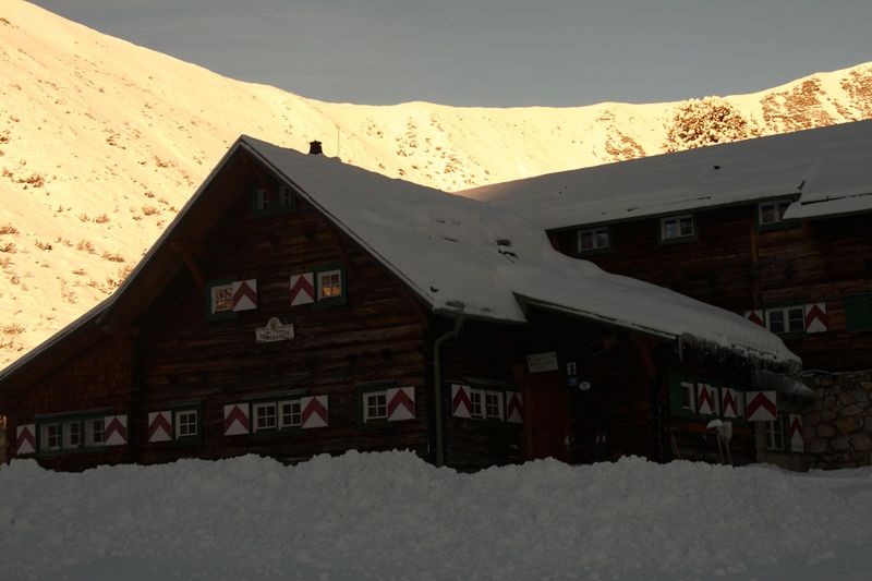 Datei:Südwienerhütte 31184 2014-01-06.jpg