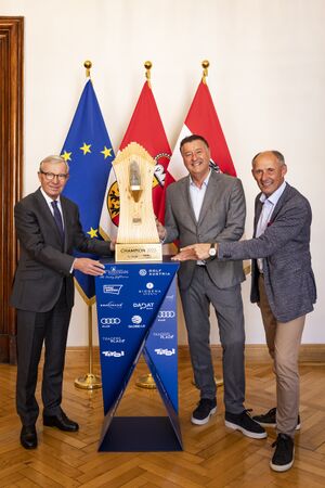 Austrian Alpine Open 2025 Preise und Pokale 03.jpg