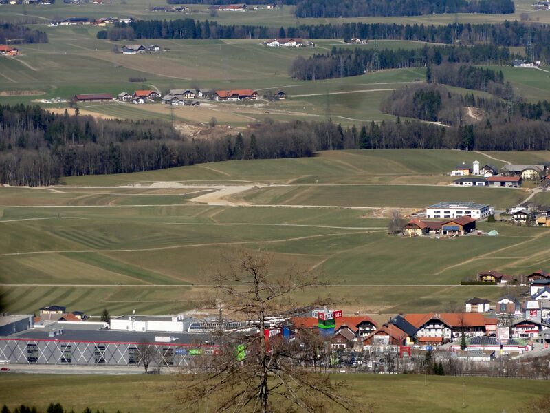 Datei:Konradinum und Regenwasserkanal.jpg