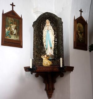 Muttergottesstatue in der Jagdhubkapelle.jpg