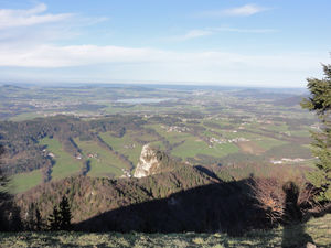 Nockstein mit Wallersee.jpg