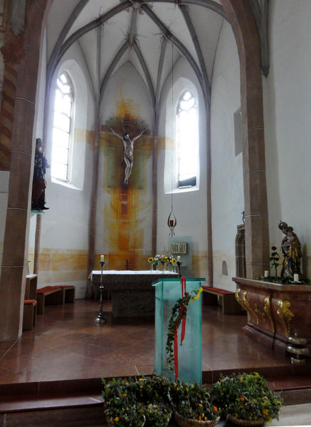 Datei:Altar in der Heiligkreuz-Kirche.jpg